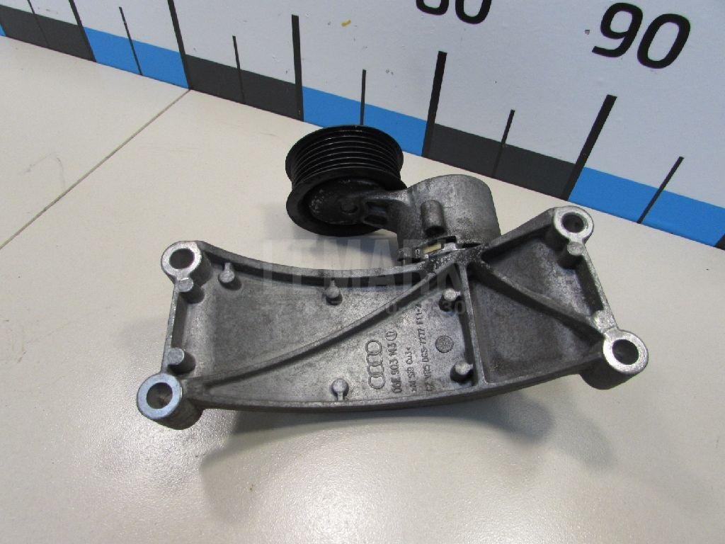 Ролик руч.ремня с кронштейном для  Audi A5/S5 (F5) 2017