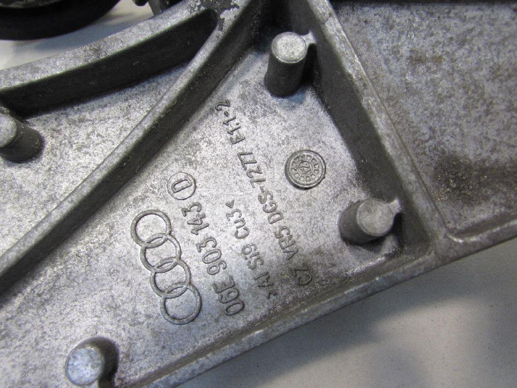 Ролик руч.ремня с кронштейном для  Audi A5/S5 (F5) 2017