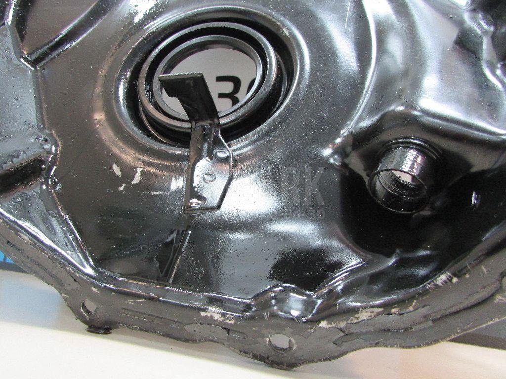 Крышка двигателя передняя