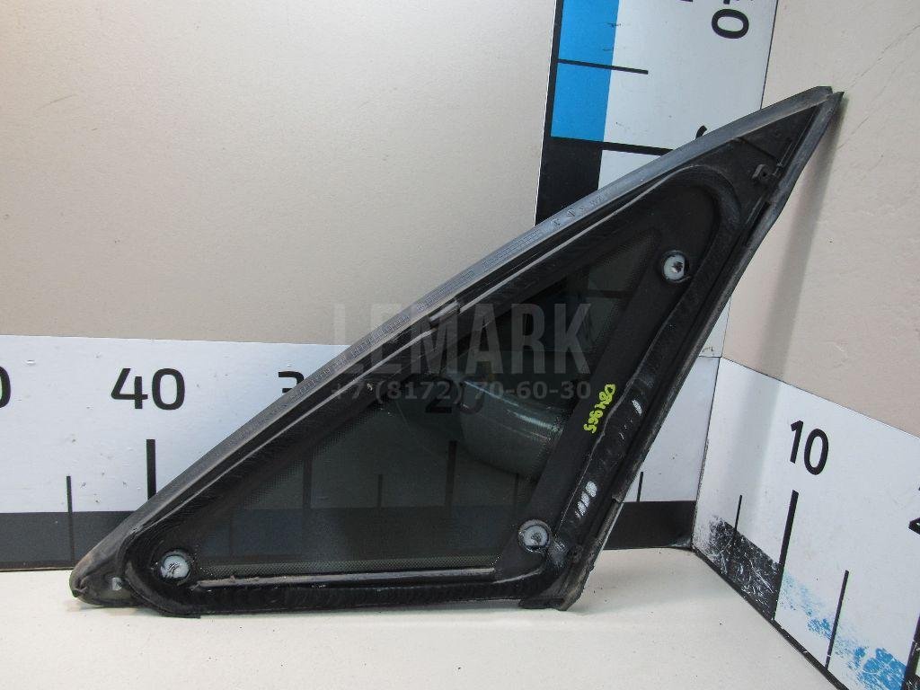 Стекло кузовное глухое левое