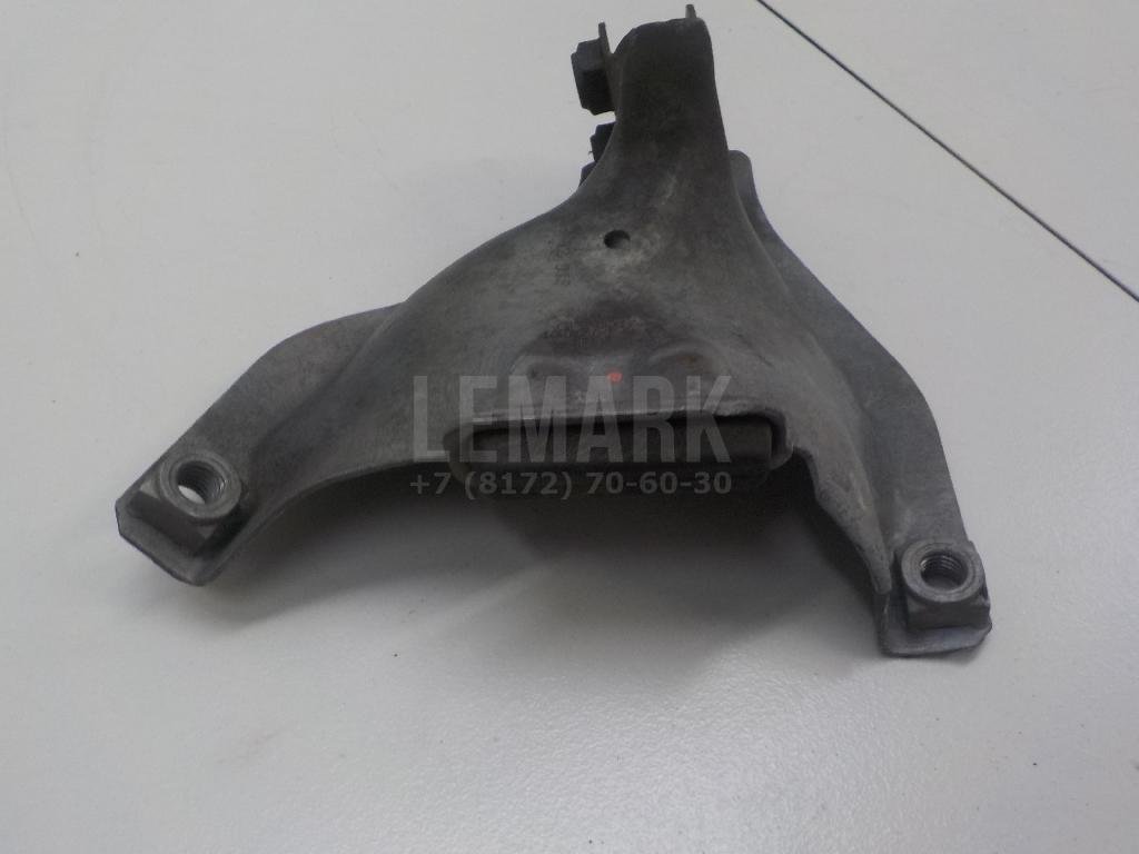 Кронштейн опоры двигателя