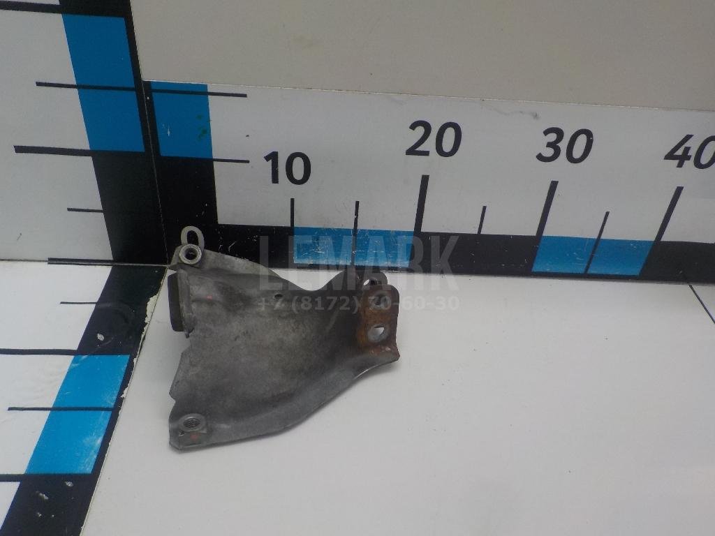 Кронштейн опоры двигателя