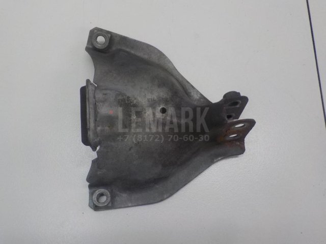 Кронштейн опоры двигателя