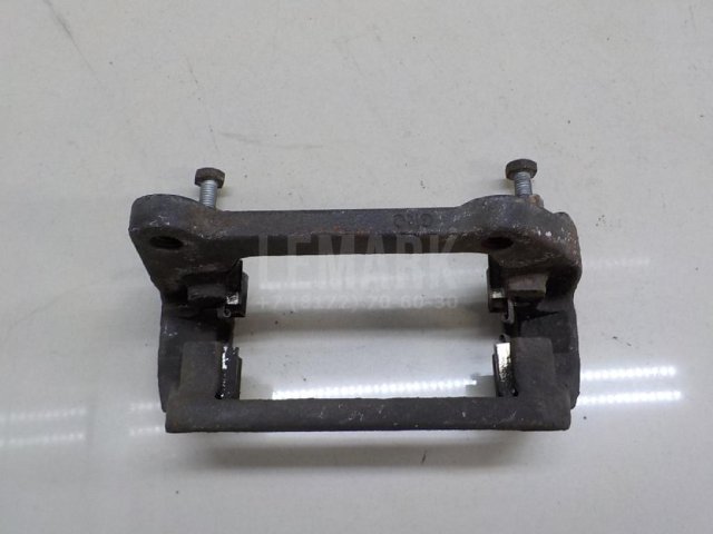 Скоба суппорта заднего правого