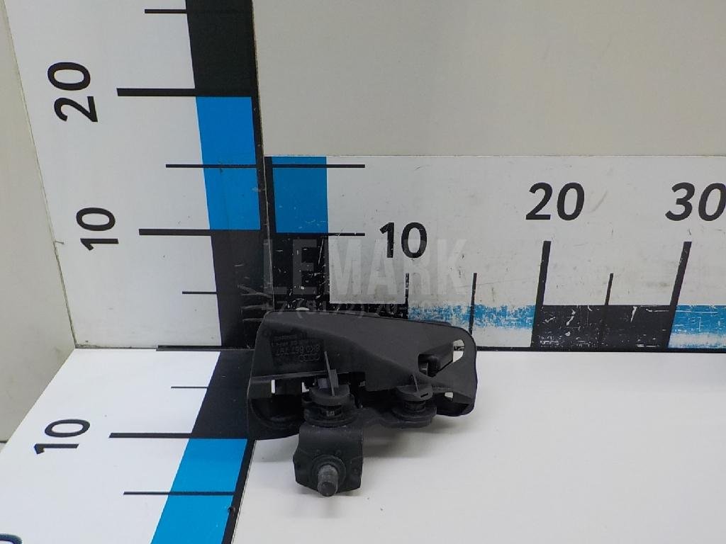 Ответная часть ремня безопасности