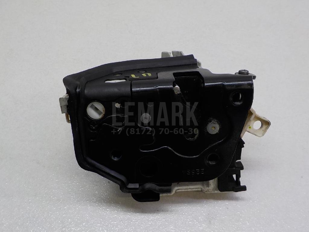 Замок двери передней левой