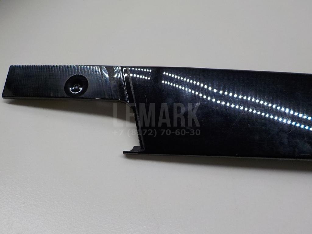 Накладка двери передней левой