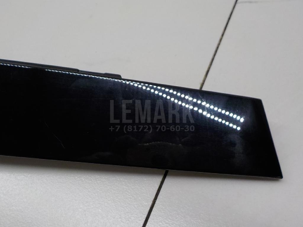 Накладка двери передней левой