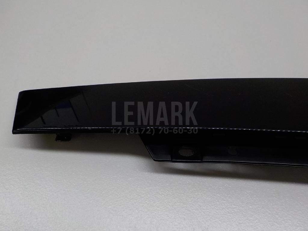 Накладка двери передней левой