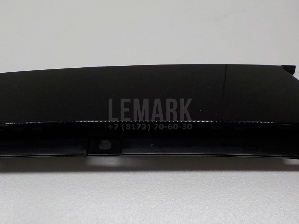 Накладка двери передней левой