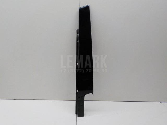 Накладка двери передней левой