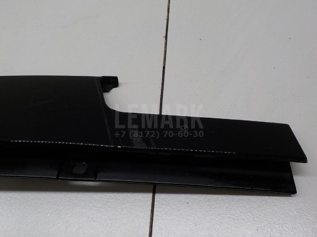 Накладка двери передней левой