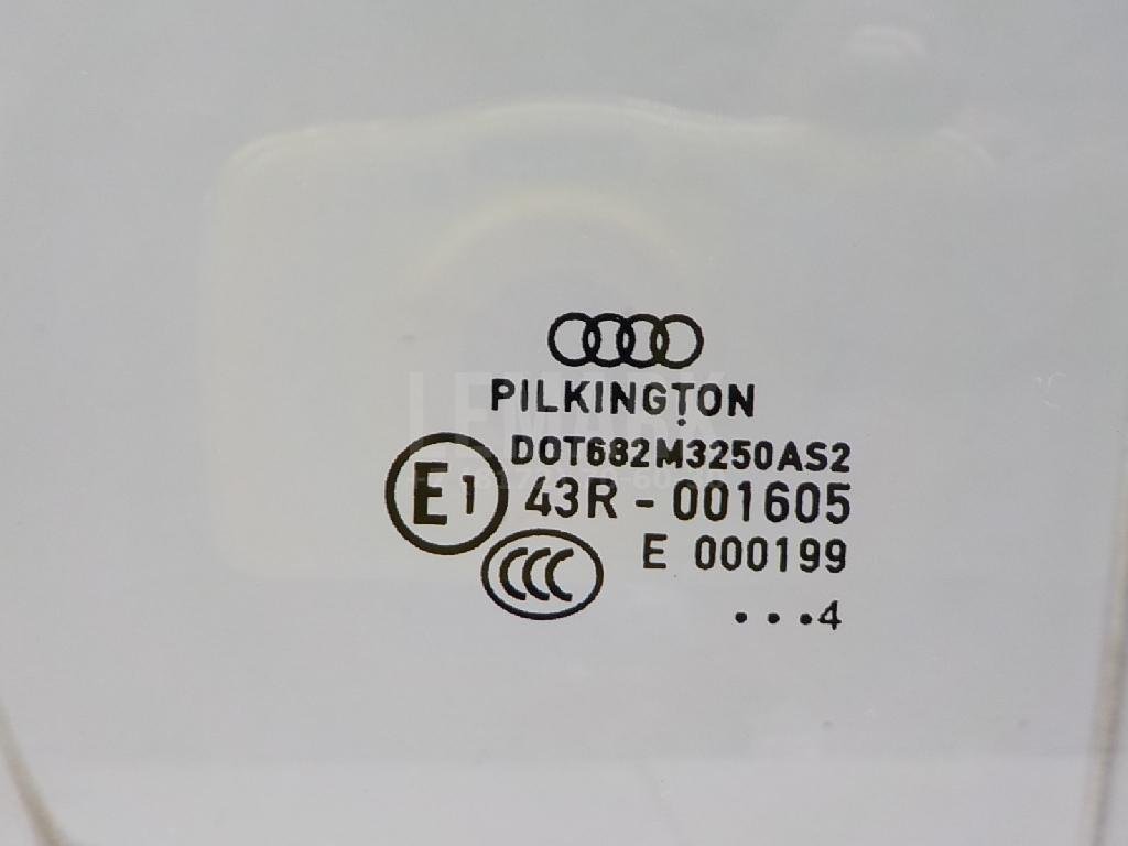 Стекло двери передней правой