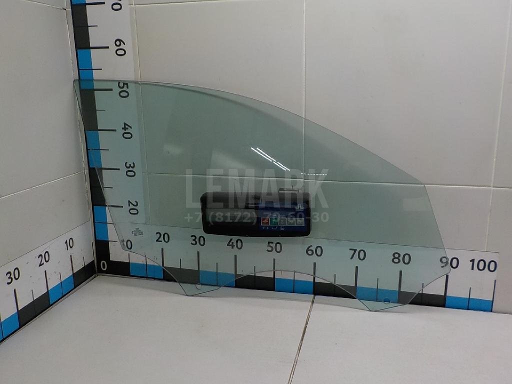 Стекло двери передней правой