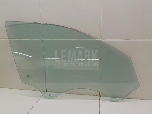 Стекло двери передней правой