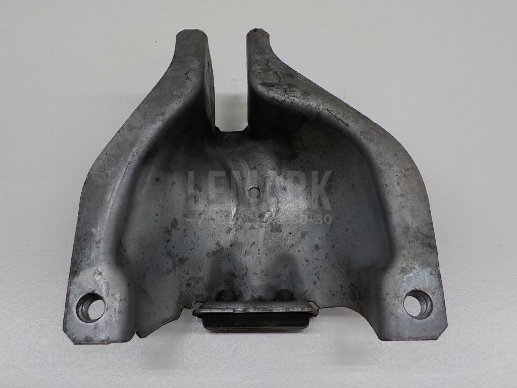 Кронштейн опоры двигателя