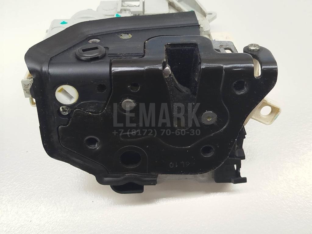 Замок двери задней левой