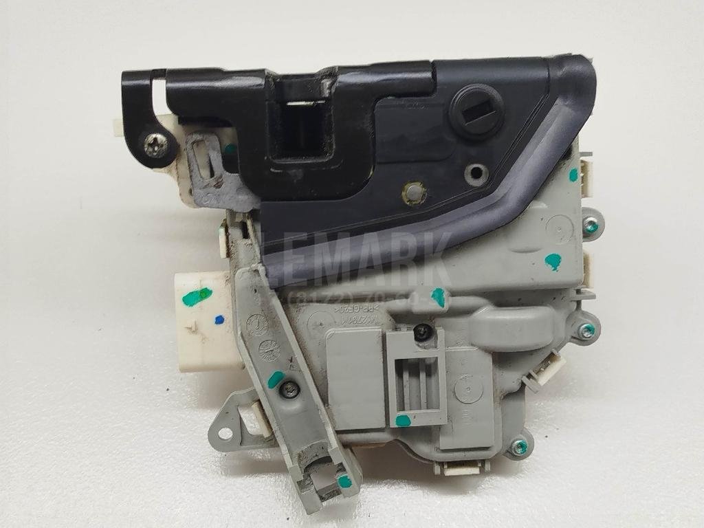 Замок двери задней левой