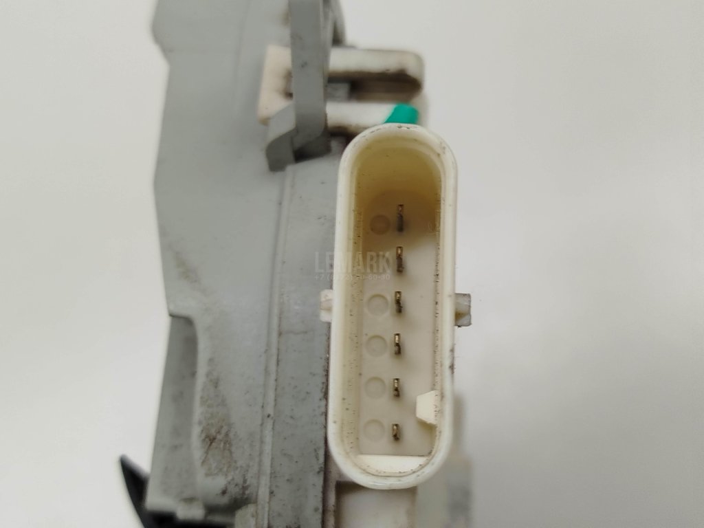 Замок двери задней левой