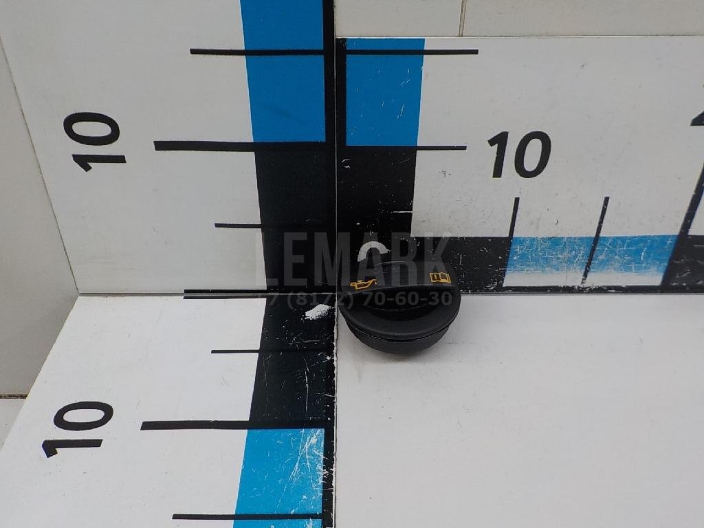 Крышка маслозаливной горловины