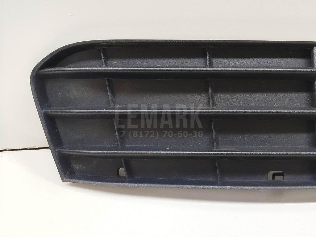 Решетка в бампер правая