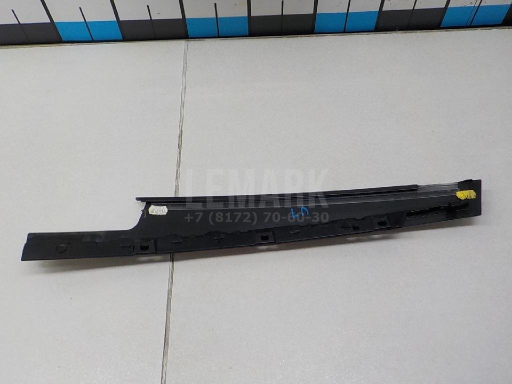 Накладка двери передней левой