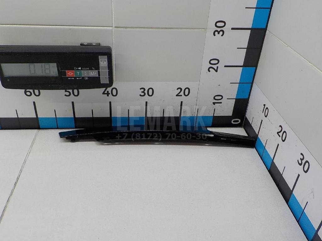 Накладка двери передней левой