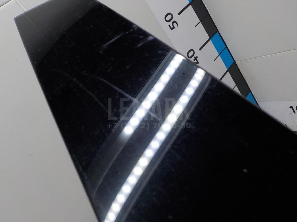 Накладка двери передней правой