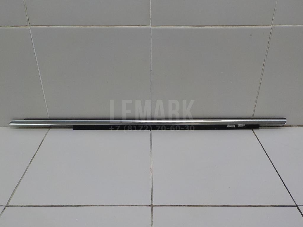 Накладка стекла переднего левого