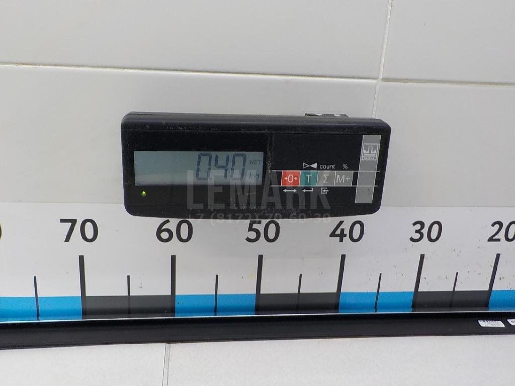 Накладка стекла переднего левого