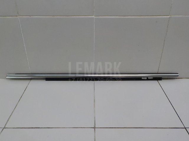 Накладка стекла переднего левого