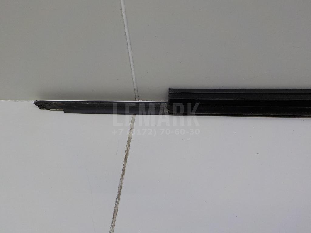 Накладка стекла переднего левого