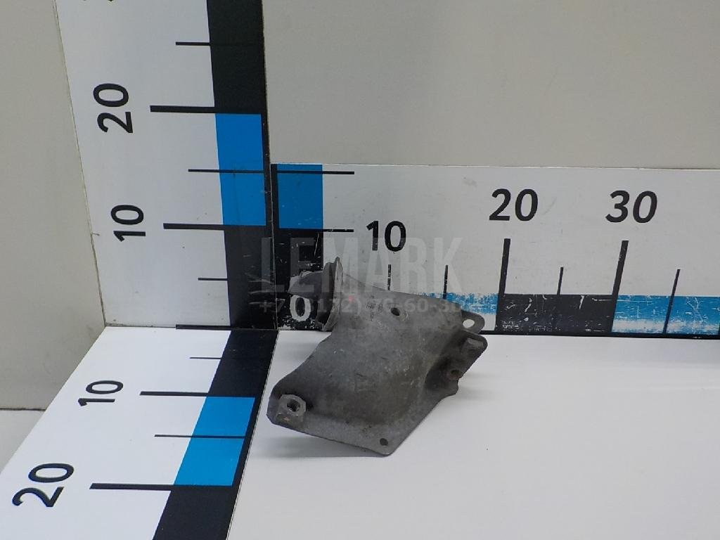 Кронштейн КПП левый