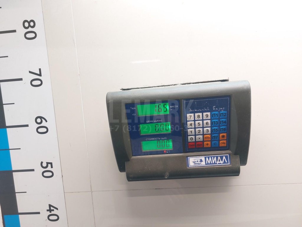 Обшивка крышки багажника