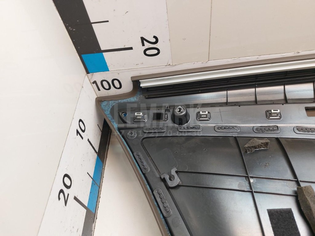 Обшивка двери задней правой