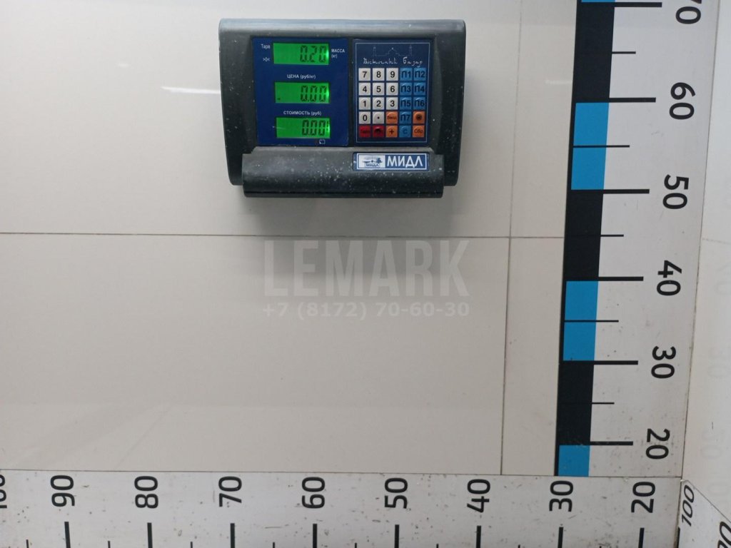 Накладка двери передней левой