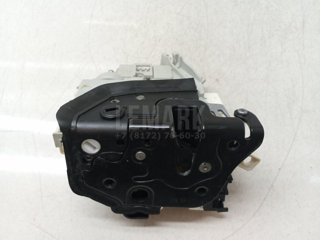 Замок двери задней левой