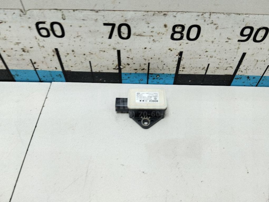 Датчик ускорения