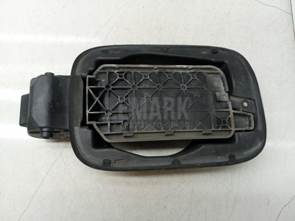 Ниша лючка бензобака