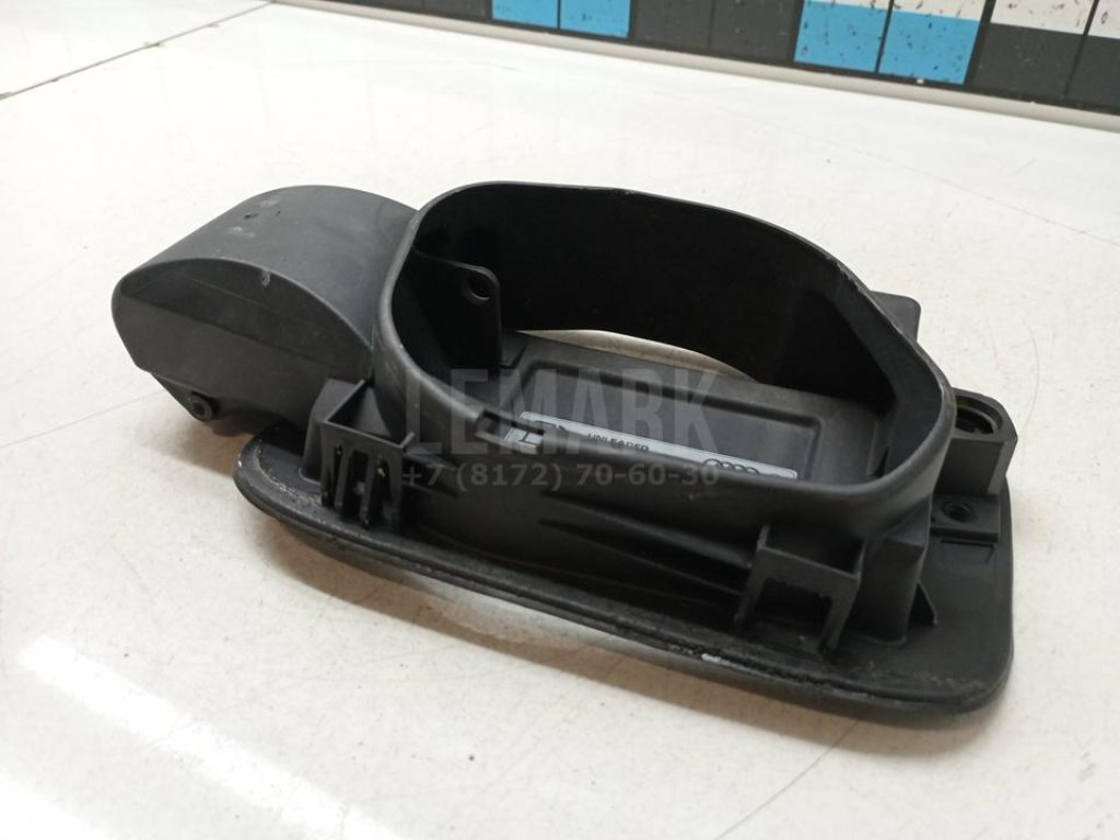 Ниша лючка бензобака