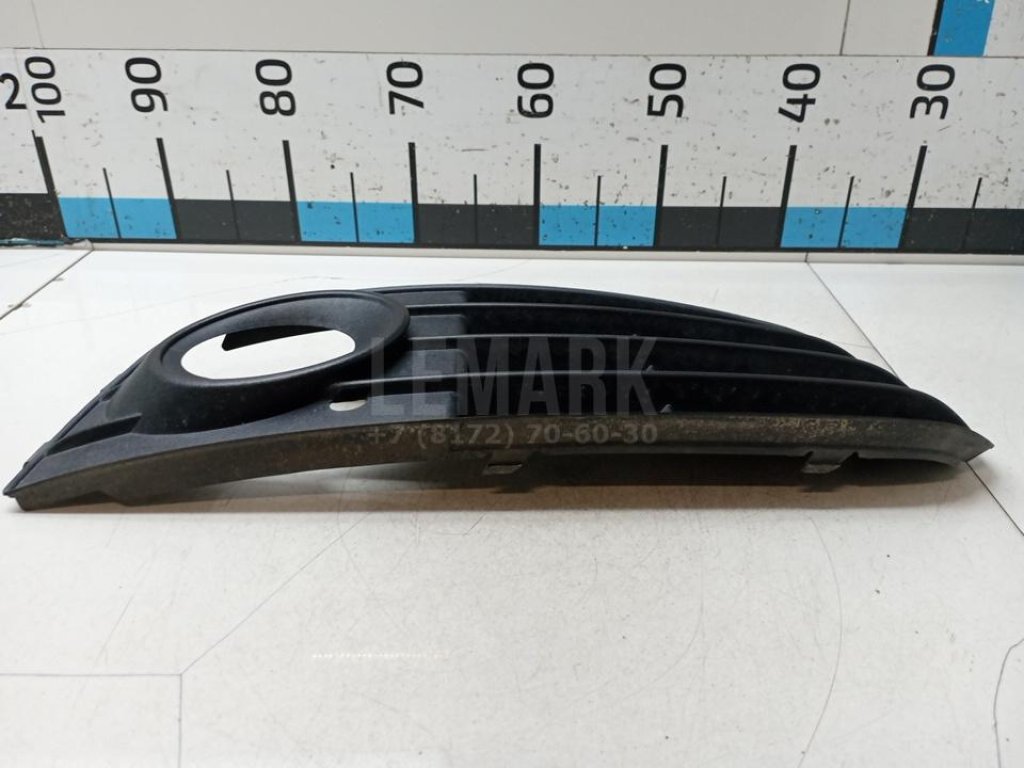 Решетка в бампер правая