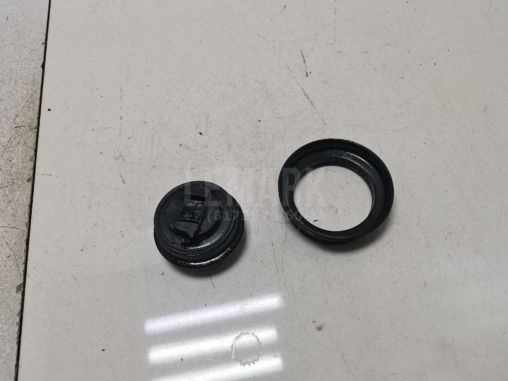 Крышка маслозаливной горловины