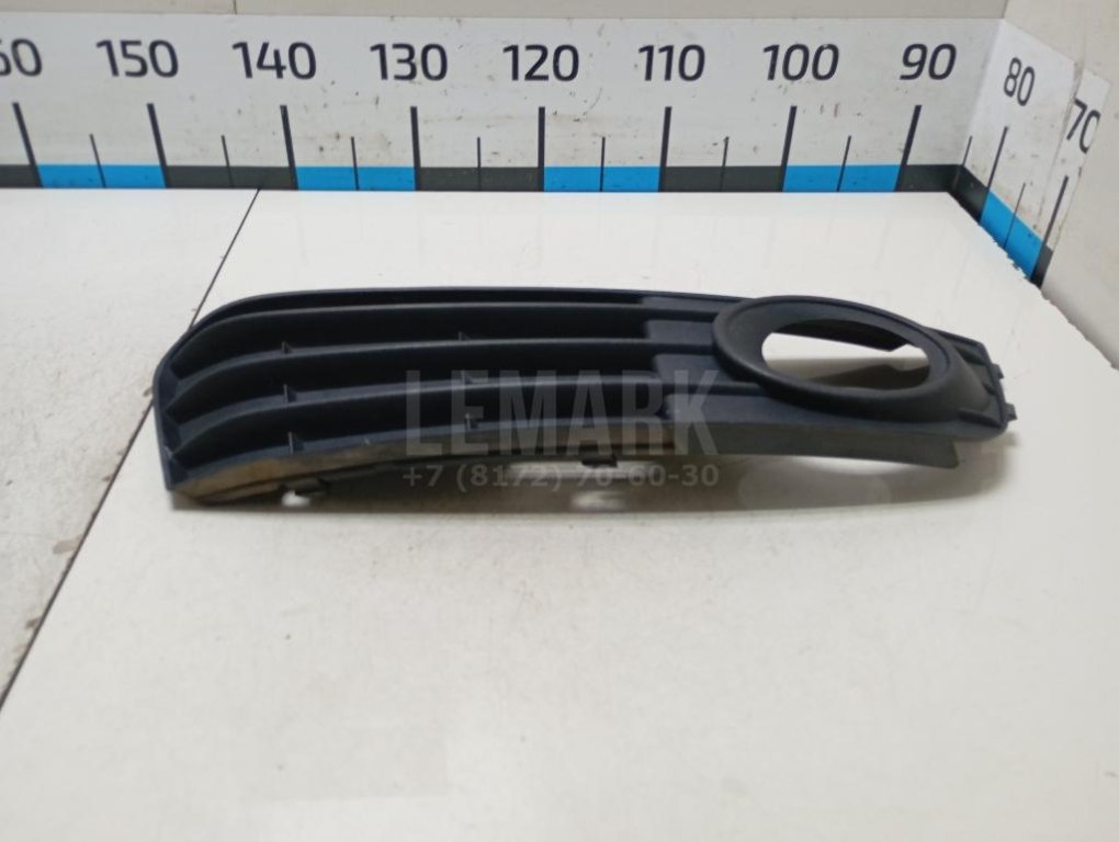 Решетка в бампер правая