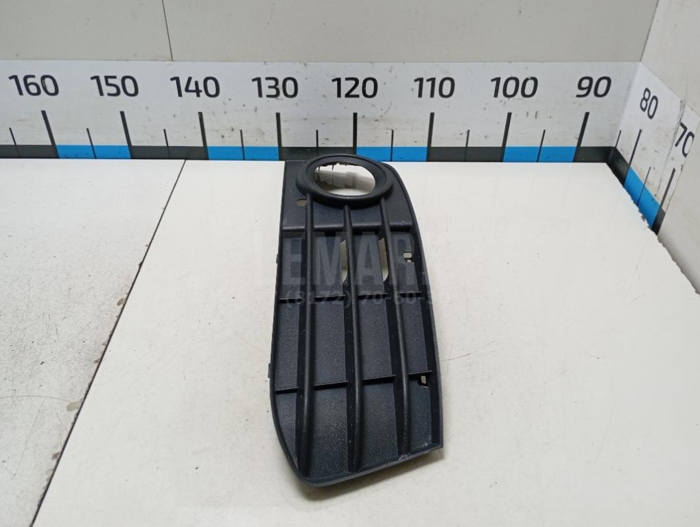 Решетка в бампер правая