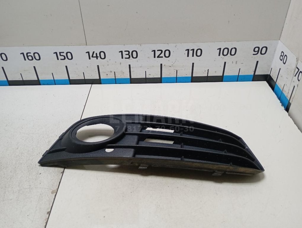 Решетка в бампер правая