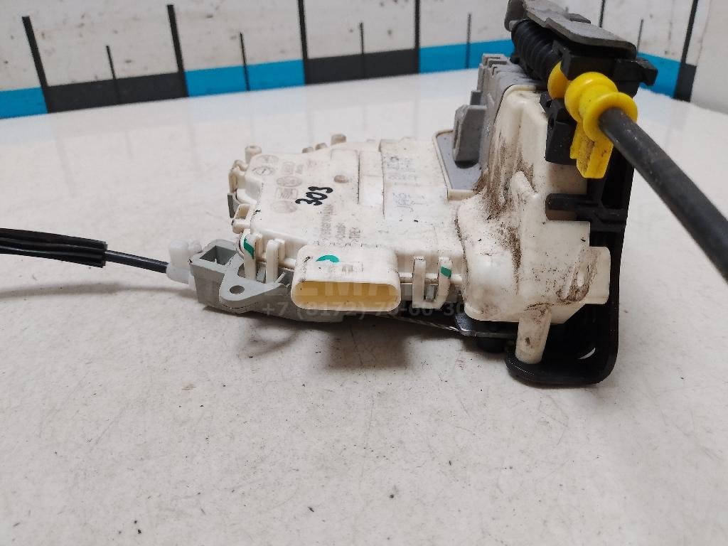 Замок двери задней левой