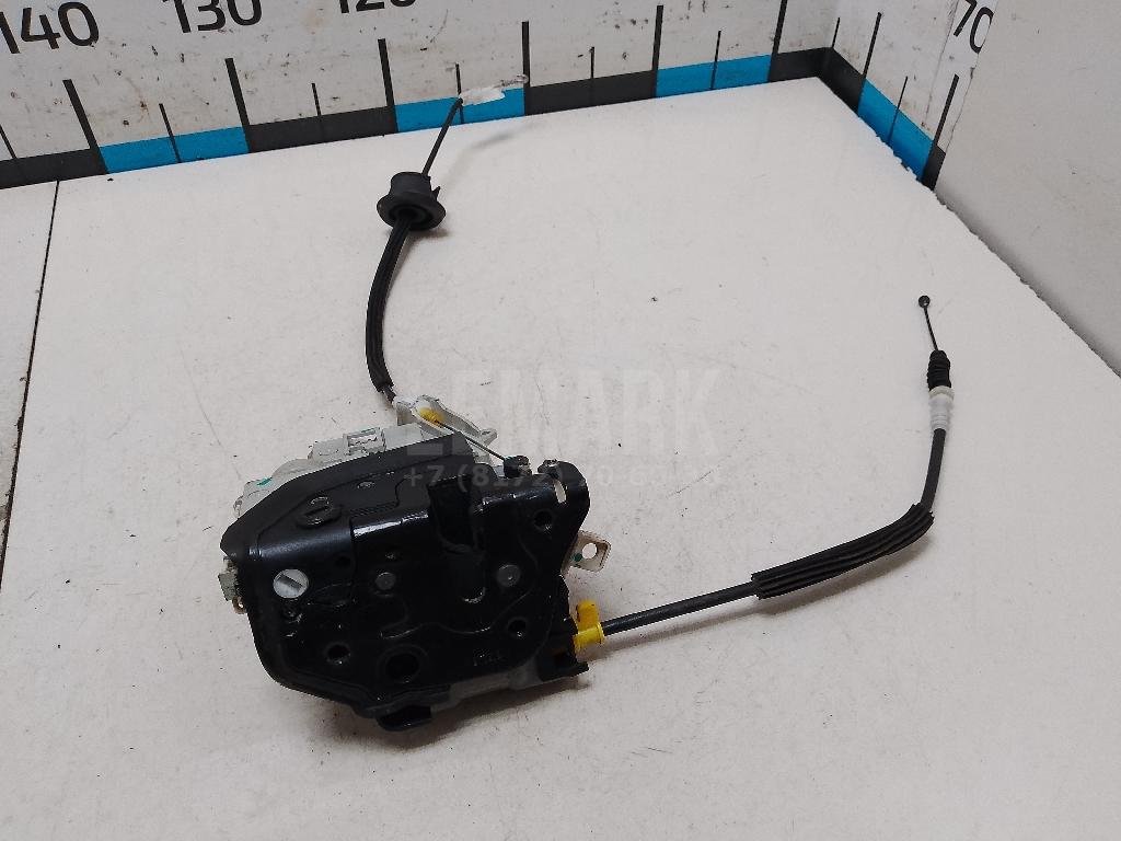 Замок двери задней левой