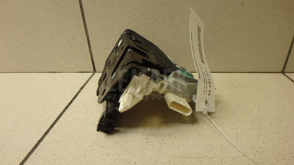 Замок двери задней левой