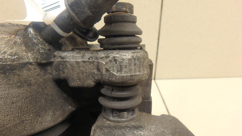 Суппорт тормозной передний правый