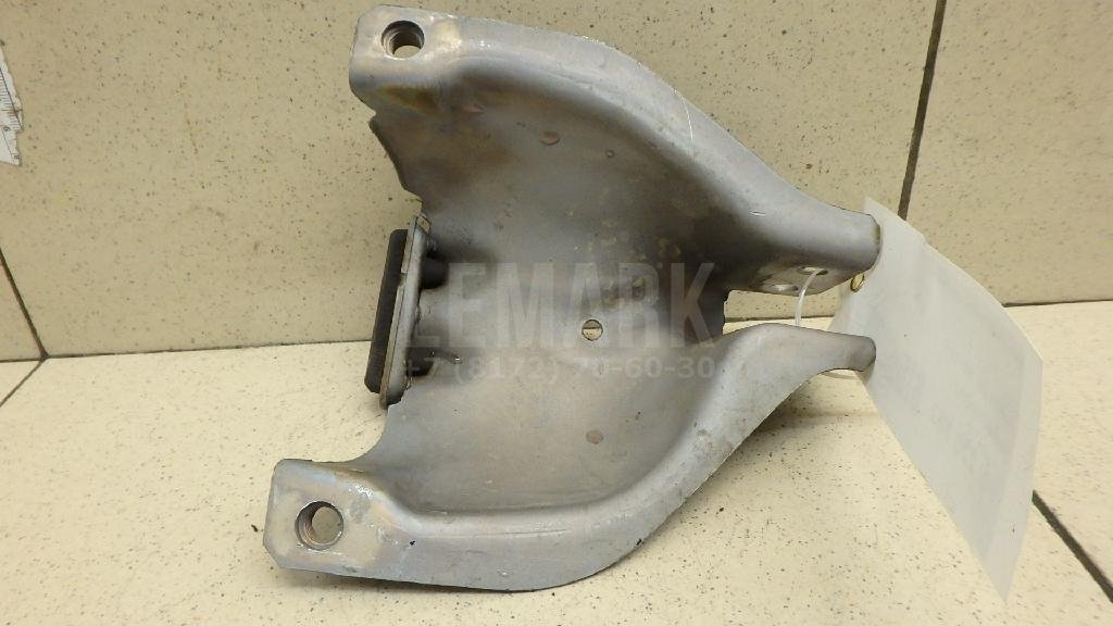 Кронштейн опоры двигателя